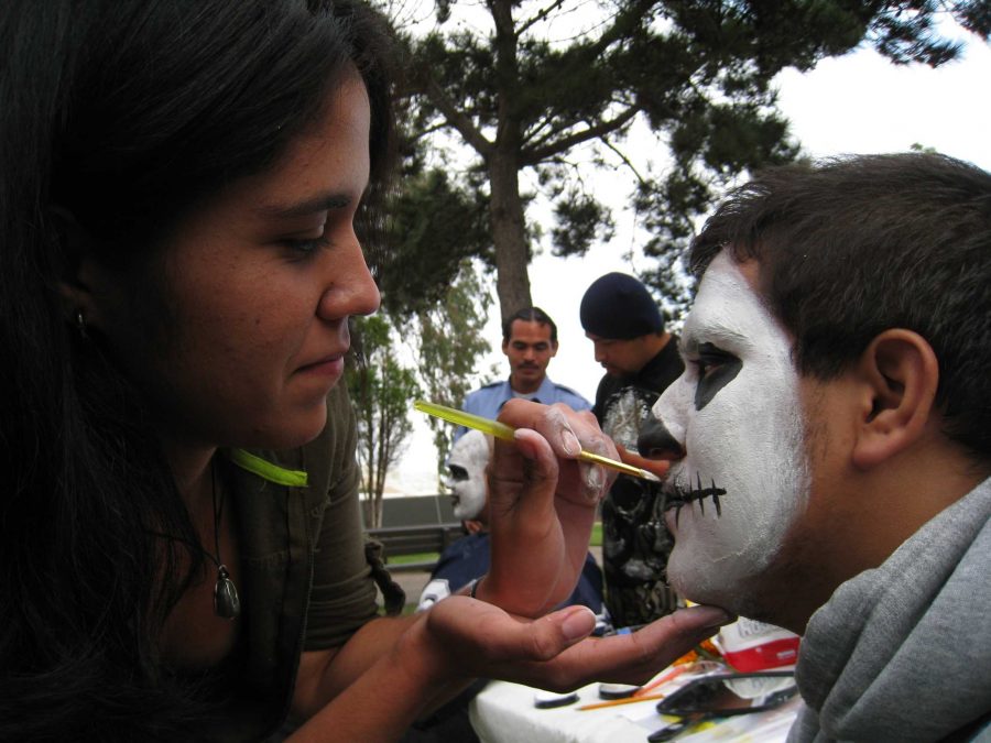 Day of the Dead at Oxnard honors spirits of past lives