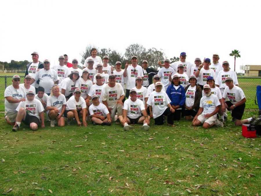 Ventura County Conejos pose together as a team