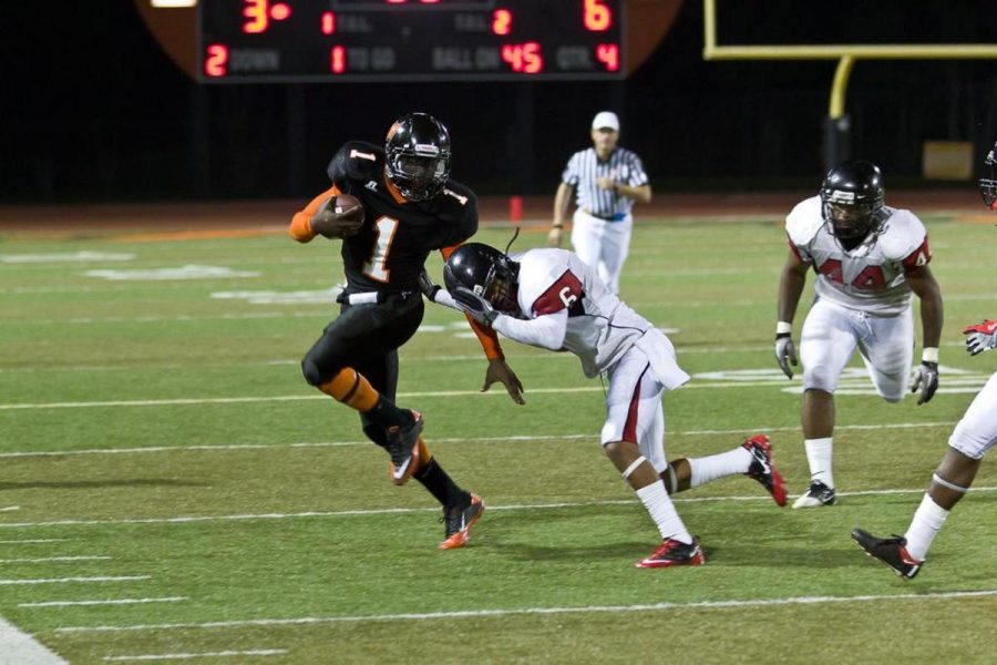 Quarterback Antavius Sims runs the ball for a few yards on sat. Sept 25,2010 at VC