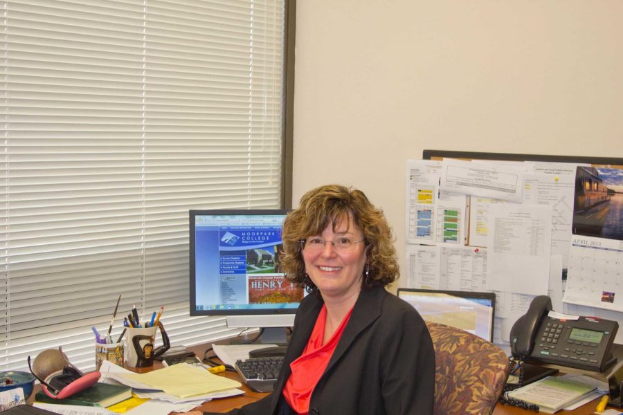 Dean Dr. Lori Bennett is Mooprark College’s new Executive VP in charge of campus instruction effective July 2013.