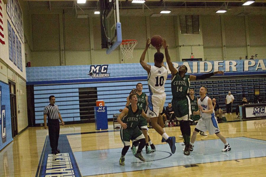 Shaquille Moore hit a pull-up jumper in the victory against Cuesta.