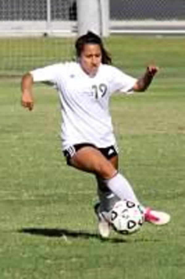 Julianne Rodriquez (19), controls the ball in game against Real So Cal.