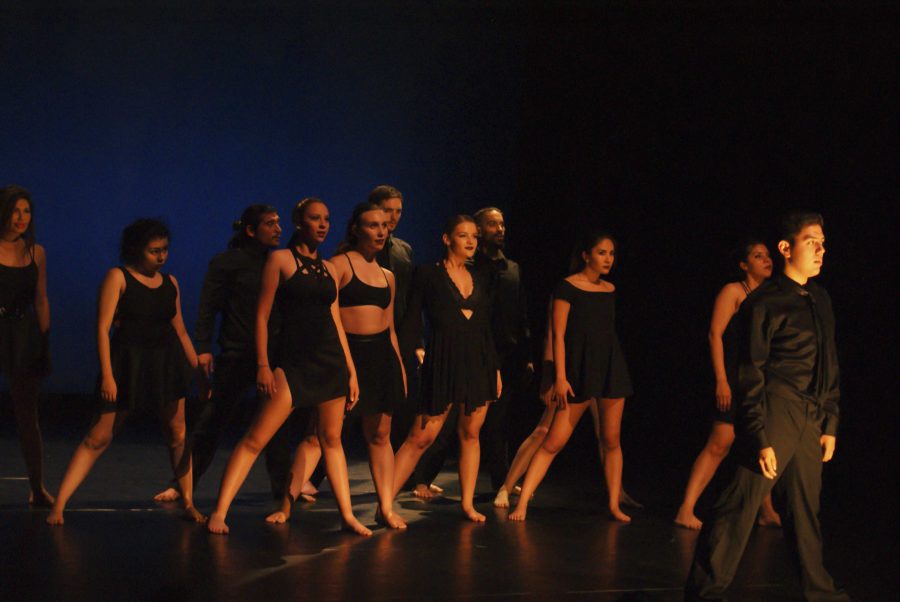Dance+students+perform+a+piece+during+Motion+Flux+in+April.+Photo+credit%3A+Samantha+Poletti
