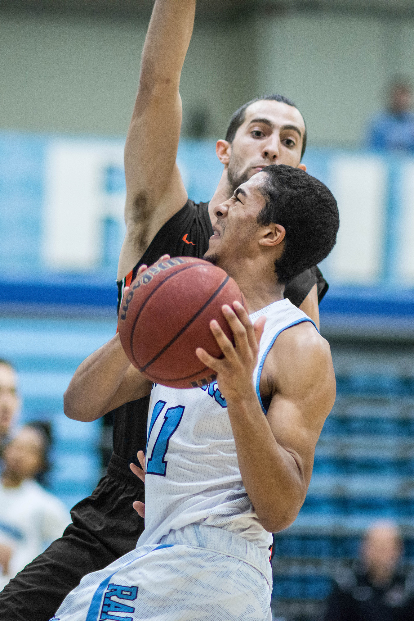 The Raiders steal a victory vs Ventura College, Moorpark Basketball Splits Home Games vs. Ventura