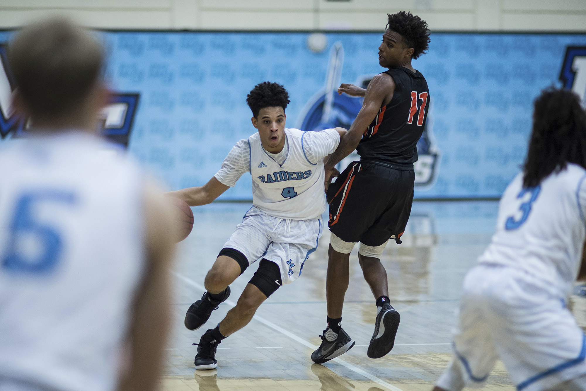 The Raiders steal a victory vs Ventura College, Moorpark Basketball Splits Home Games vs. Ventura