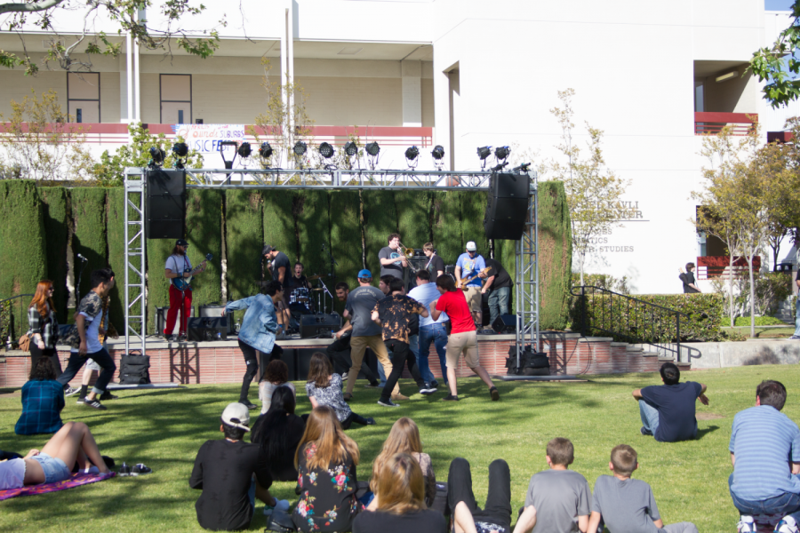 Moorpark Colleges Sounds of The Suburbs Music Festival. Despicable Good Guys on stage as a mosh pit slowly forms. Photo credit: Viviana Cardozo