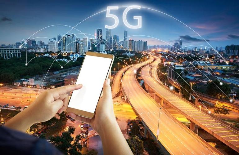 The 5G network, also known as the Internet of things or IoT, would connect cars, traffic controls, electrical grids, buildings and home appliances wirelessly to the internet using 5G microwave radio frequencies. Picture courtesy of TechRepublic.