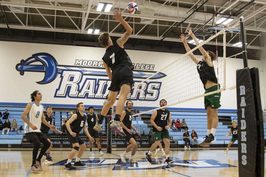 Outside+Hitter+Ryan+Horan+hits+an+opposite+set+from+Lucas+Ogg+during+Moorparks+game+against+Golden+West+College+on+Wednesday%2C+Feb.+12.+Horan+had+11+kills+for+31+attack+attempts.+Photo+credit%3A+Evan+Reinhardt