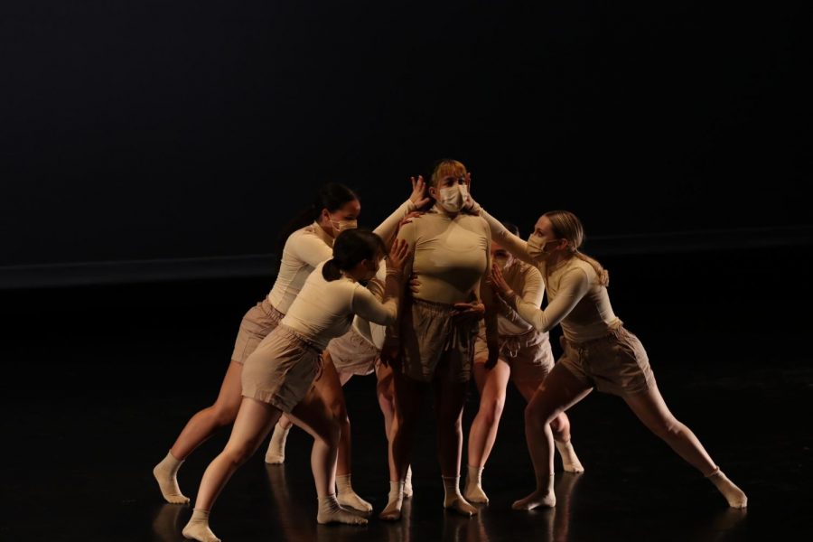 Student dancers perform in “Cognitive Thoughts,” during the Fall Dance Concert dress rehearsal on Wednesday, Nov. 10, 2021 Photo credit: Kate Hernandez