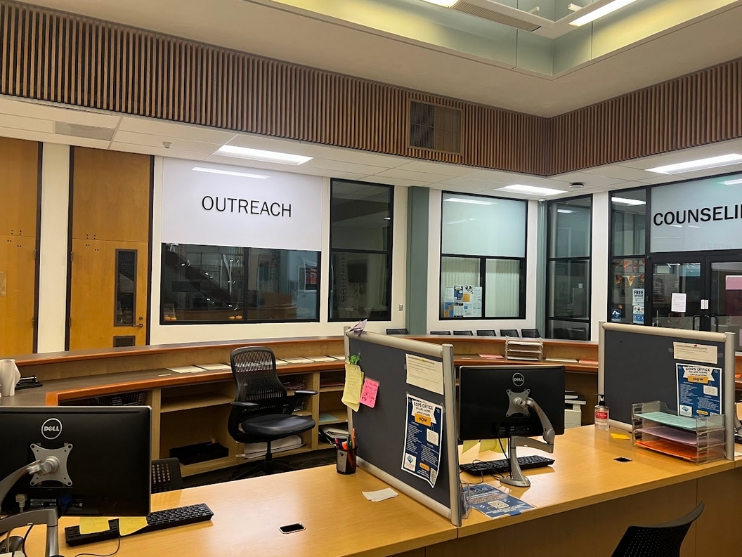 Offices in Fountain Hall are left empty following a campus-wide power outage on Oct. 16, 2023. Photo credit: Matthew Camacho