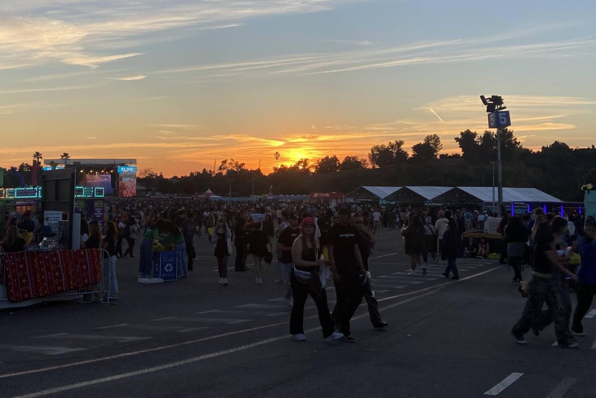 The+sun+sets+over+Camp+Flog+Gnaw+at+Dodger+Stadium+on+Nov.+12%2C+2023.+Photo+credit%3A+Bronwyn+Smith