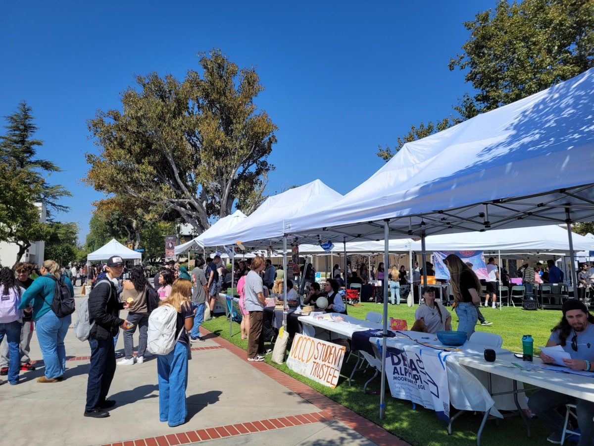 Students walking Raider Walk taking interest in the intricate booths at Moorpark College's Fall Club Rush in Moorpark, Calif. on Tuesday, Sept. 24, 2024. Photo credit: Alexxis Marin