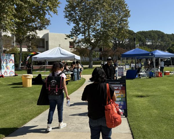 Moorpark College honors LGBTQ students with National Coming Out Day celebration